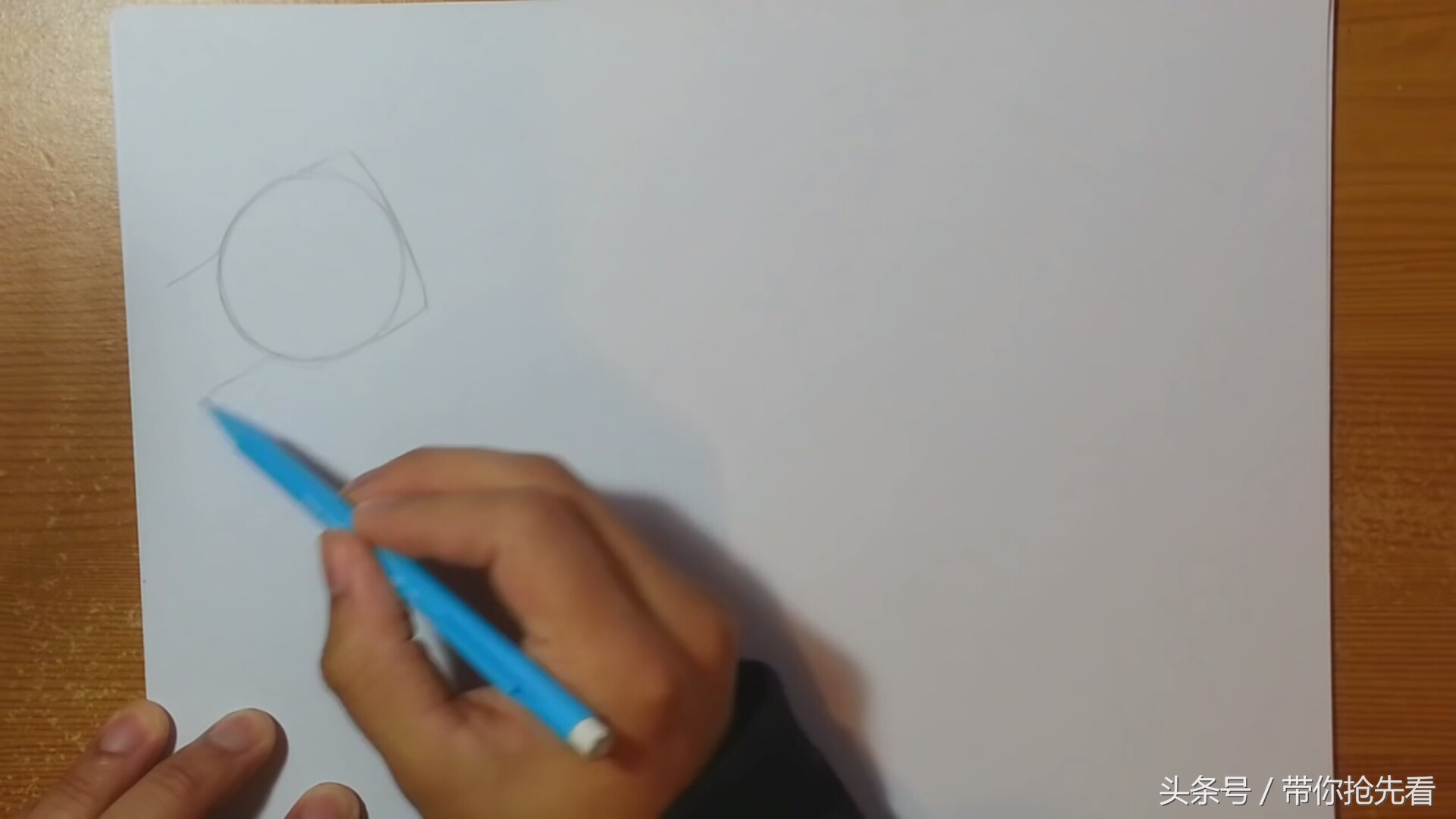 动漫人物手的画法教程图文,动漫人物绘画手势教程