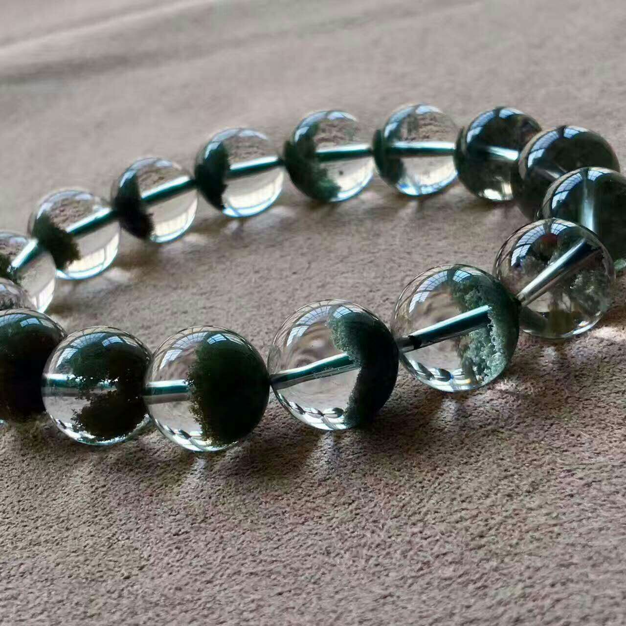 绿幽灵水晶单珠吊坠,绿幽灵水晶手串的寓意和象征