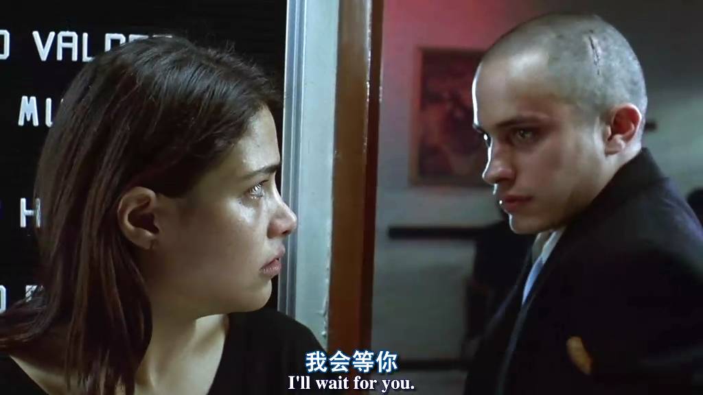 这片，港版叫《狗男女的爱》，豆瓣8.2，拍的确实“牛”！