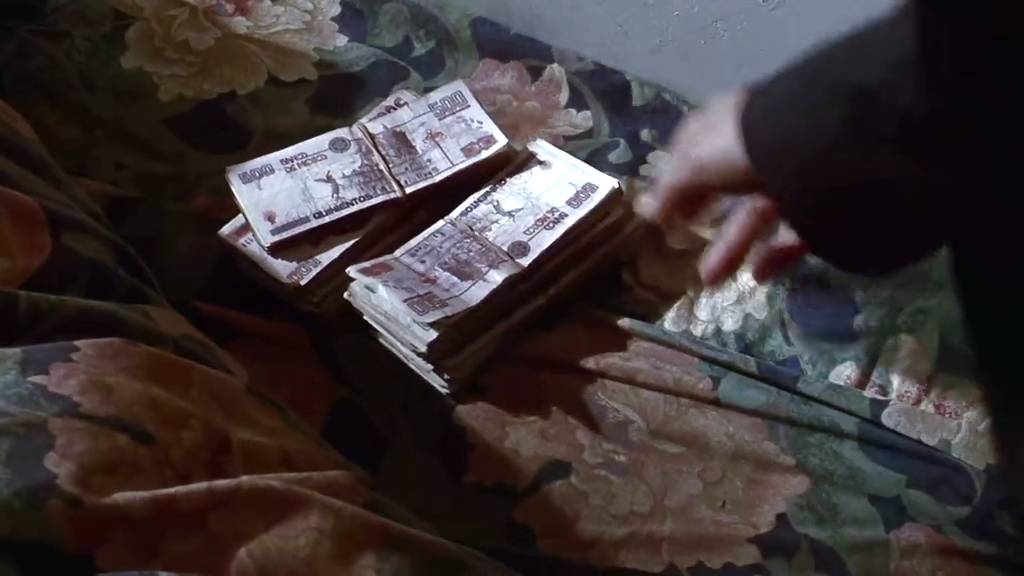 这片，港版叫《狗男女的爱》，豆瓣8.2，拍的确实“牛”！