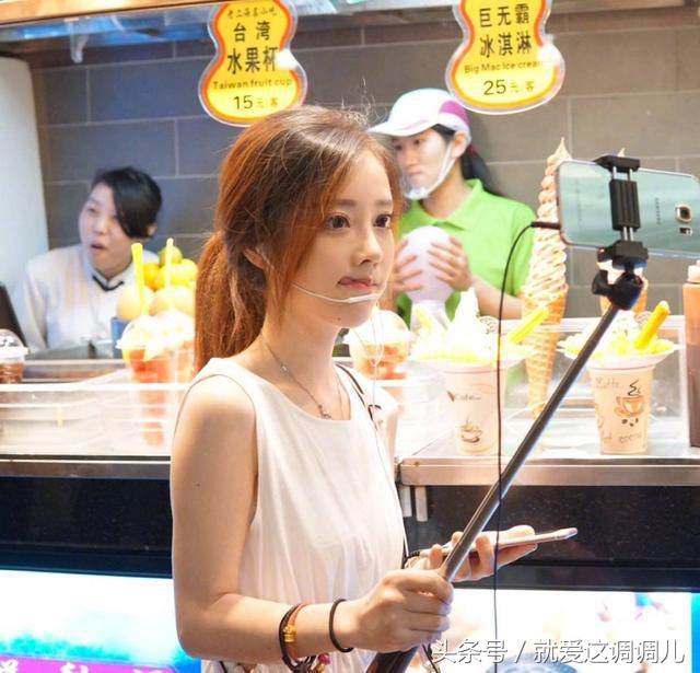 斗鱼一姐冯提莫与陈一发一争高下,阿冷冯提莫陈一发一姐