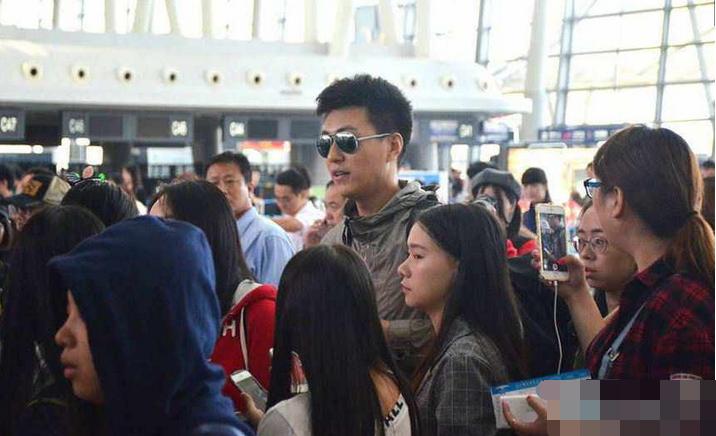 出道前做搬尸工236集电视剧让他爆红为保年轻还大胆喝尿