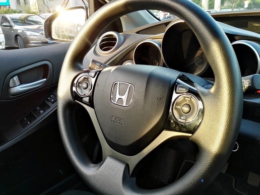 本田思域两厢的优缺点,2011款本田思域和09款思域一样吗