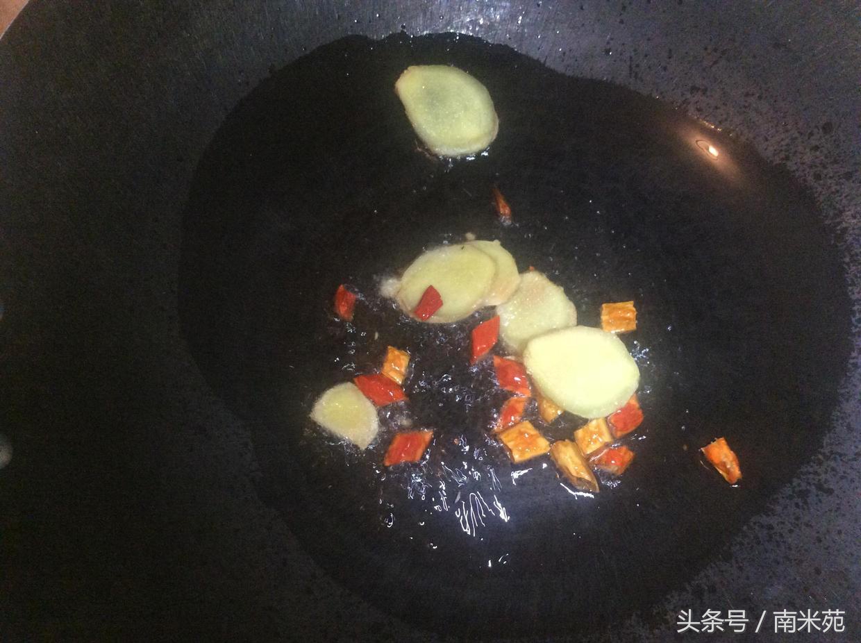 笋干经过这样处理烧肉才会好吃,浙江笋干梅干菜烧肉的家常做法