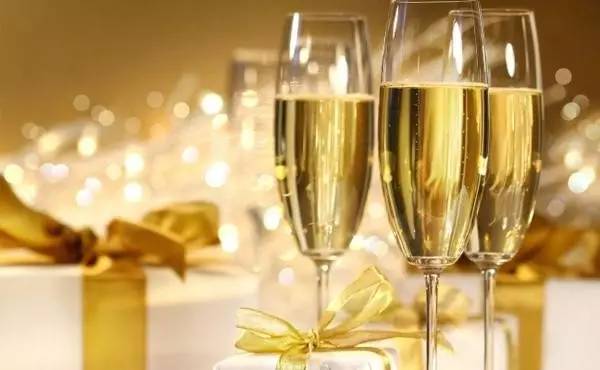 酒吧喝洋酒的好处,去酒吧为什么要排队