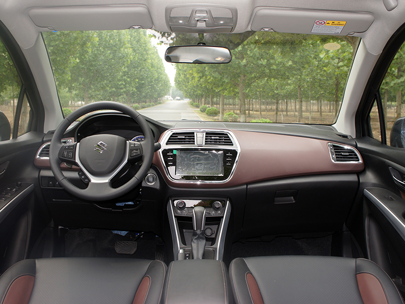 外观没啥特点的车,外观动力不差的车