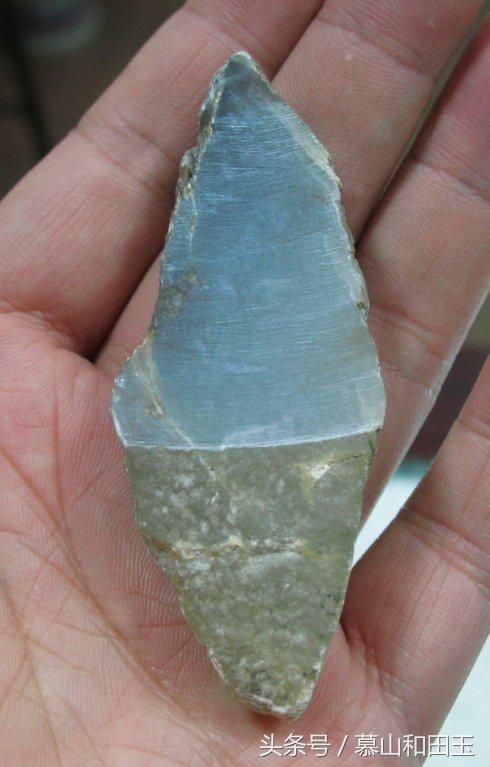 极品和田玉黄口山料值钱吗,好的和田玉山料值钱么