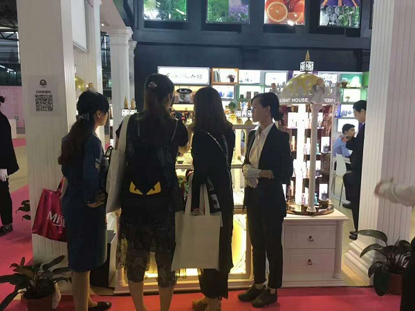化妆品加盟店运营技巧,化妆品加盟公司运营模式分析