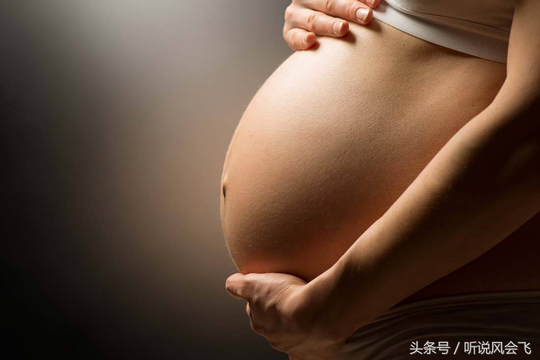 孕妈妈怀孕了晚上洗澡有多麻烦,孕期初期可以洗澡么