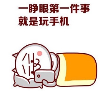 千万别让孩子碰高温照明灯,危险这种灯别随便用小心灼伤眼睛