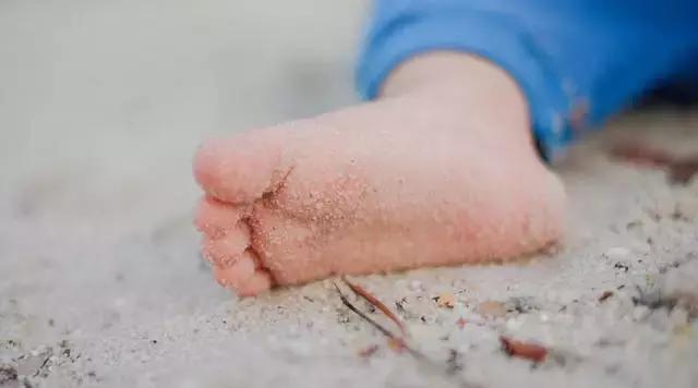 到底要不要给孩子吃牛初乳粉,益生菌牛初乳帮助孩子肠道易吸收