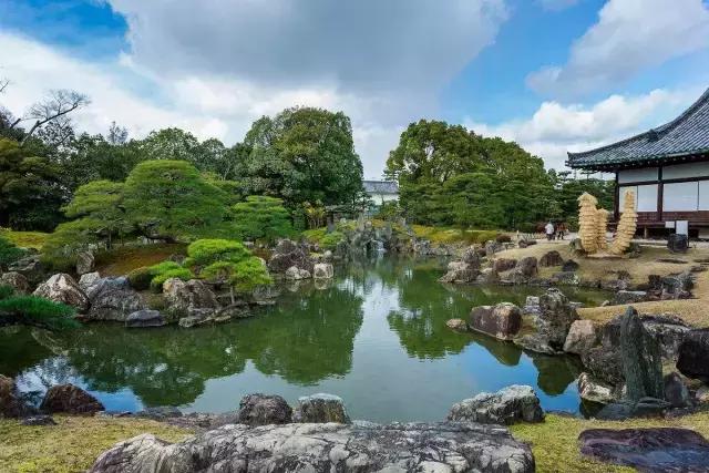 亭楼玉瓦+中式檀韵，精致了时光