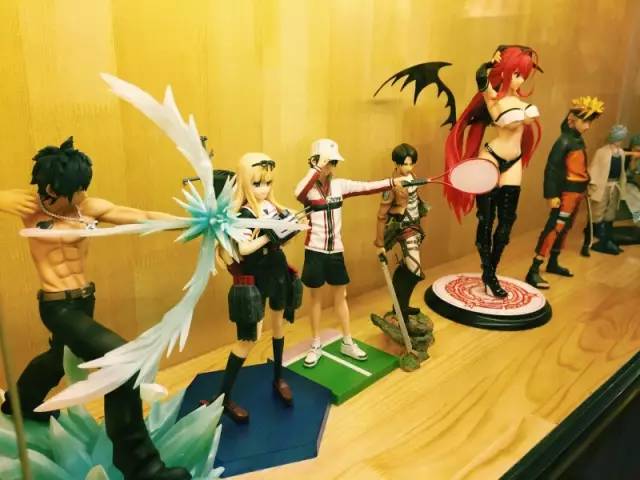 本地独家岛国跪式服务餐厅，青涩女仆等你来撩