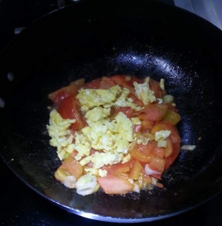 西红柿鸡蛋面做法视频王刚,西红柿菠菜鸡蛋面家常做法