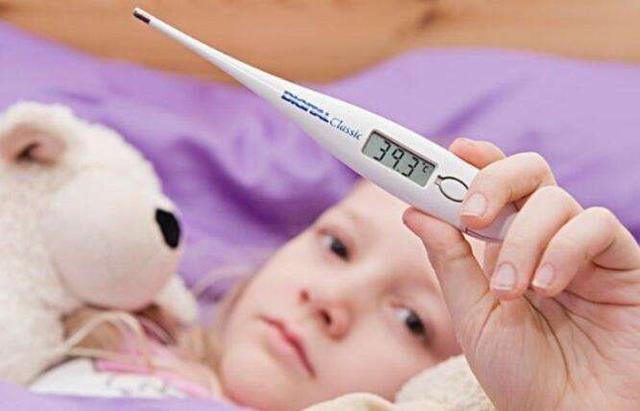 宝宝39.5℃高烧怎么办？儿科专家建议这些正确的退烧方法妈妈们一定要收藏