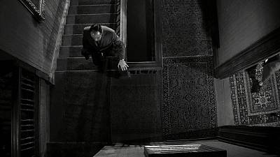 45秒美女沐浴戏拍7天,这部精分神作碾压99%的恐怖片