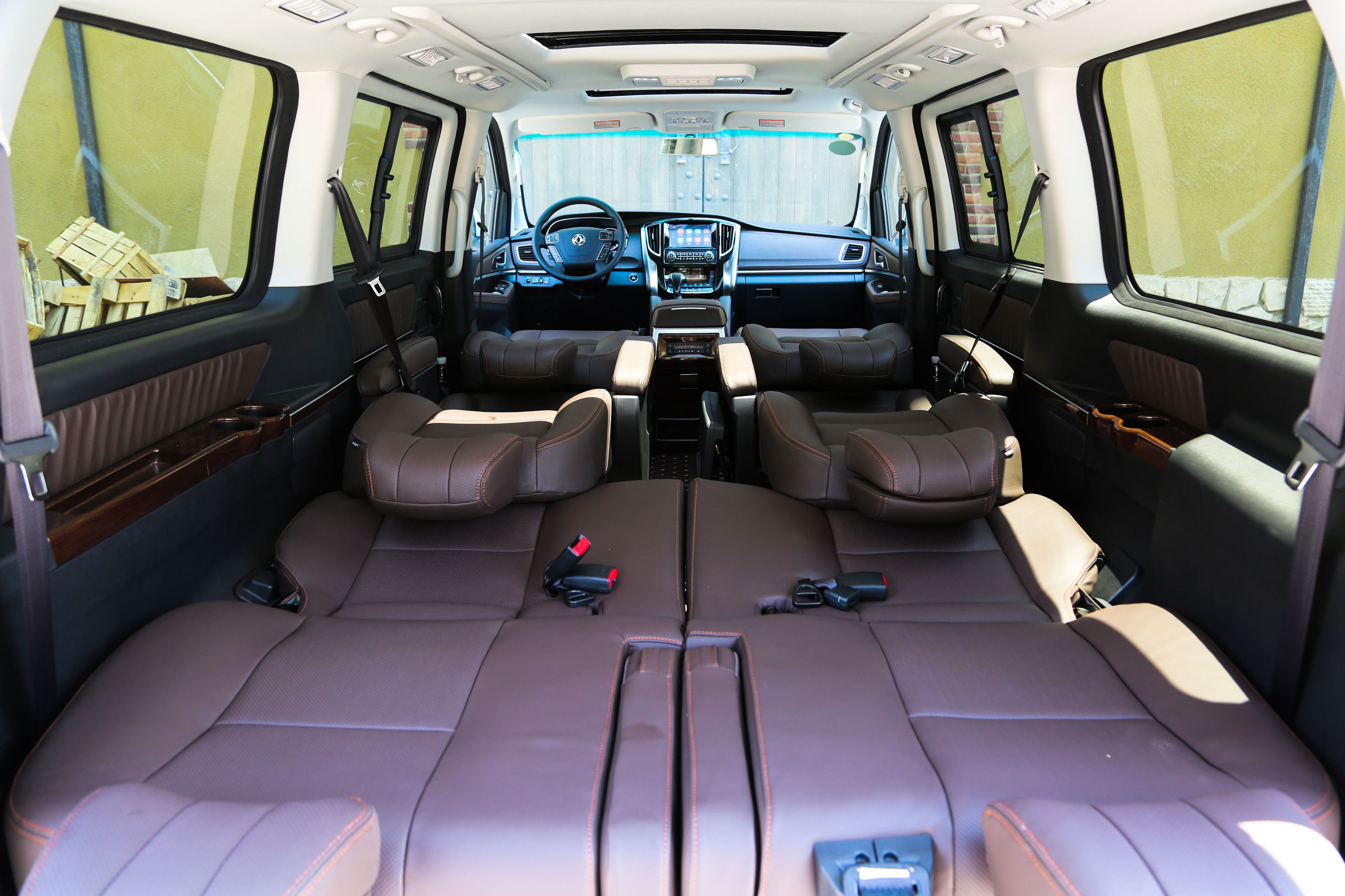 有哪种车后排可以放平睡觉,这款车的后排到底有多舒适