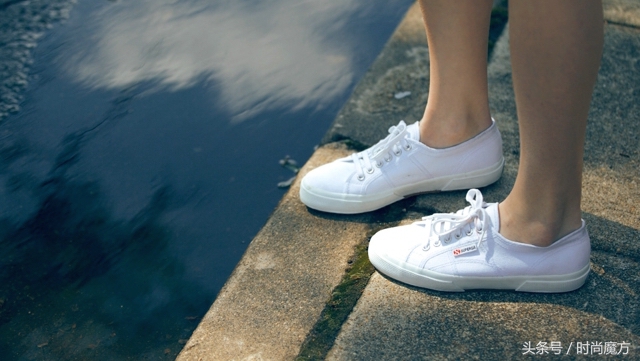 拒绝烂街运动鞋,哪个牌子的小白鞋好看又好穿
