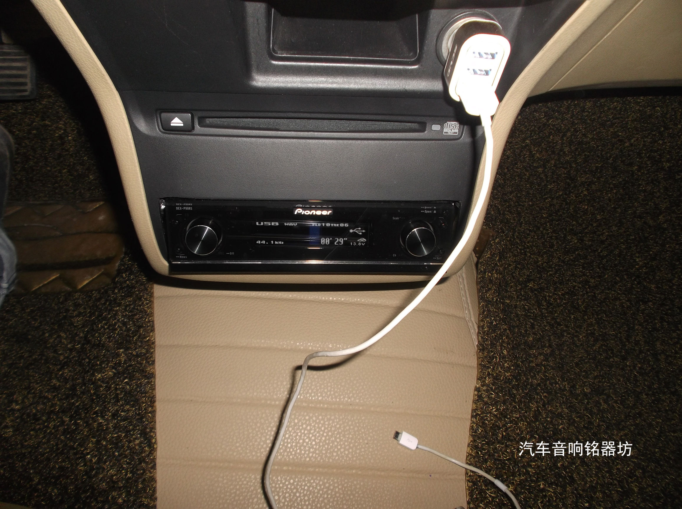 本田奥德赛改装三分频音响,奥德赛东莞汽车三分频音响改装