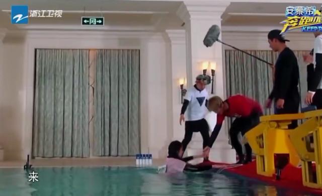 郑恺鹿晗私下关系,郑恺说鹿晗迪丽热巴