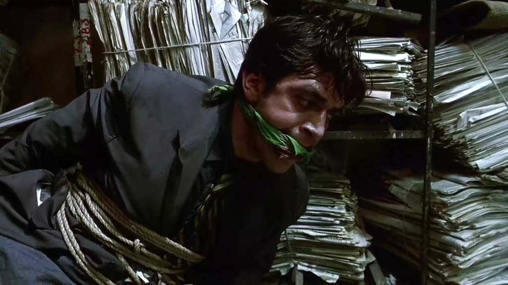 这片，港版叫《狗男女的爱》，豆瓣8.2，拍的确实“牛”！