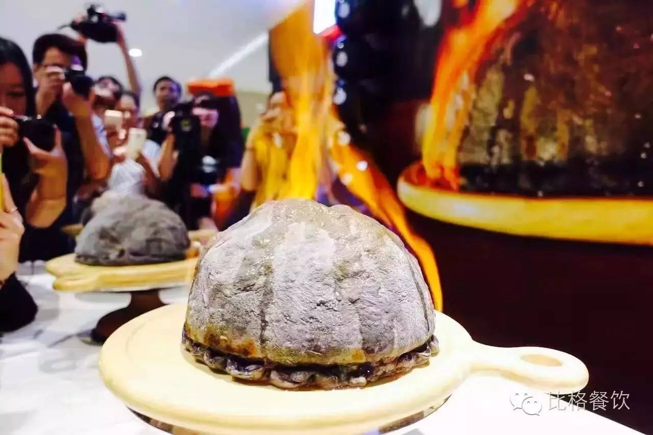 让门店业绩持续增长,比格披萨经营模式