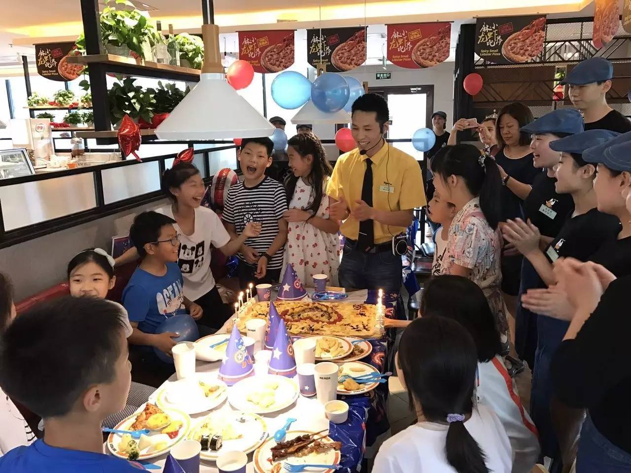 让门店业绩持续增长,比格披萨经营模式