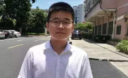 诚哥今天到汕大啦!“小超人”李泽楷也来啦!