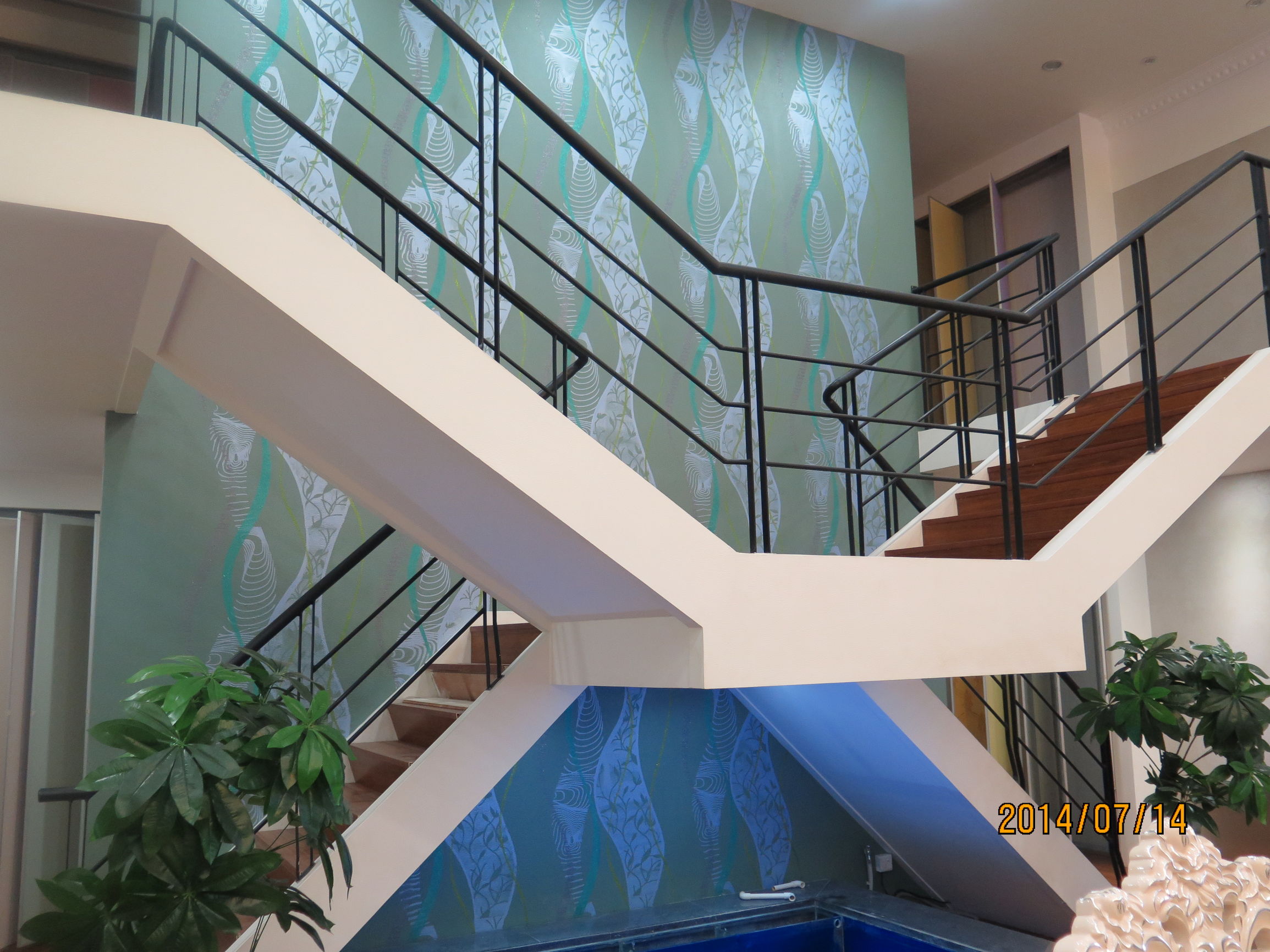 装修用什么漆好看又实惠,质感漆效果好还是水泥漆效果好