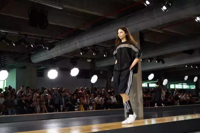 supreme联名jean,supreme联名wheaties