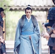 胡歌摔倒全过程,胡歌摔倒视频