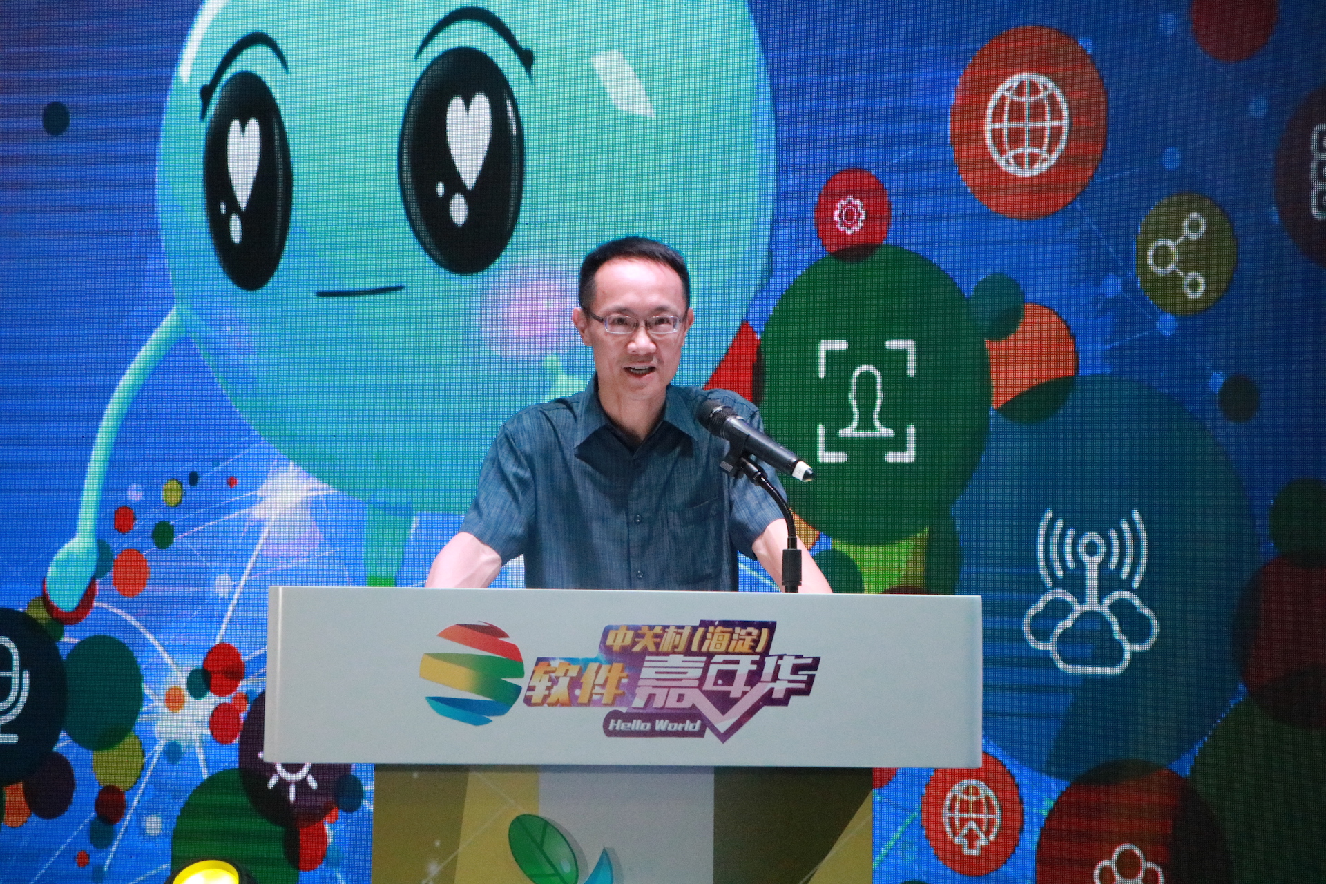 小米6经常死机跟电池有关吗,央视小米死机