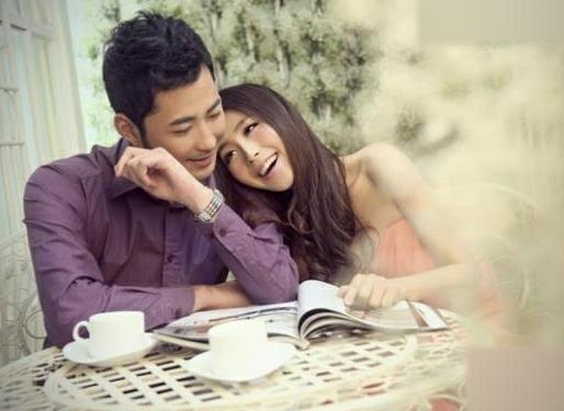 婆婆过生日，两儿媳商量送礼物，不料大儿媳临时变卦，惹得二儿媳被婆婆说小气鬼