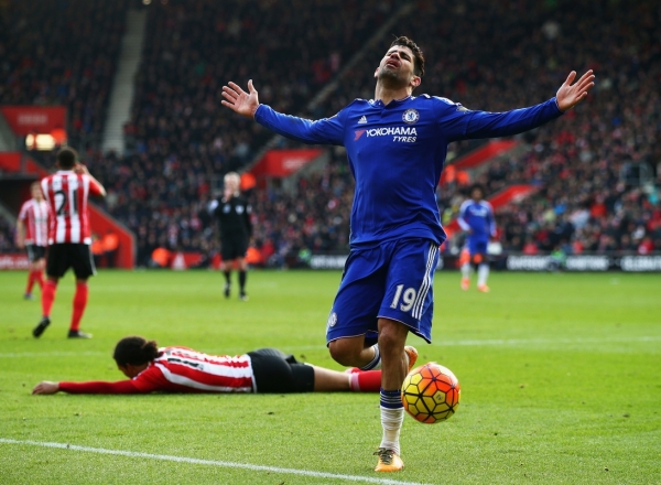 小法和皮尔洛长传球,gif首开纪录莫伊塞斯右脚抽射破门