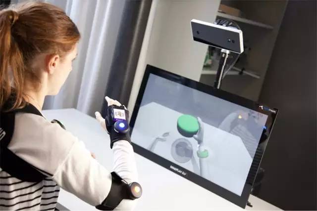 惊呆了！世界首例脑癌患者戴VR头盔切除肿瘤