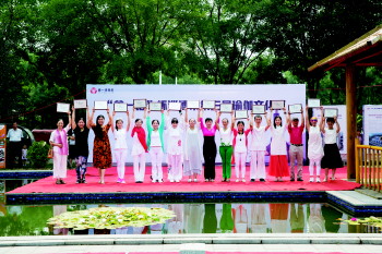 舞动瑜伽惊鸿一面,舞韵瑜伽流光飞舞