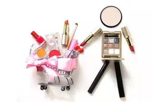 快翻翻你的包里有没有这些东西！放时间长了=毒药！