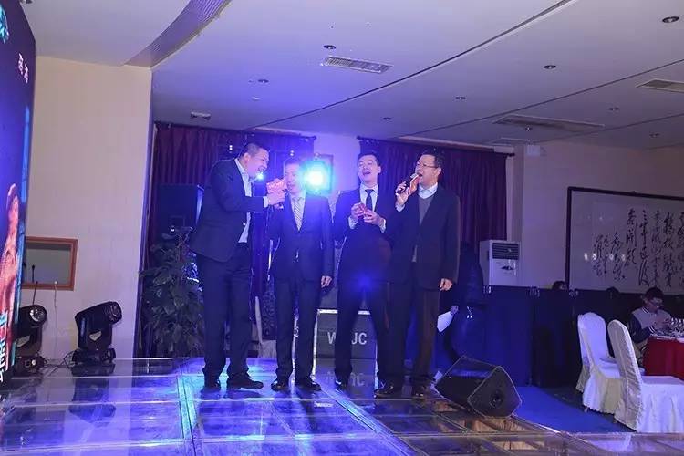 一路相伴感谢有你风雨同舟,一路相伴感谢有你动态图