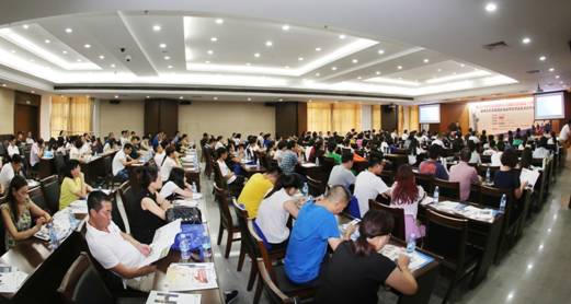 转给家有考生的家长，一百多所大学的招生老师明天一起在东莞等你