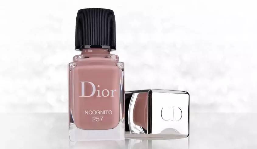 今年夏天指甲油,今年夏天流行什么颜色指甲油