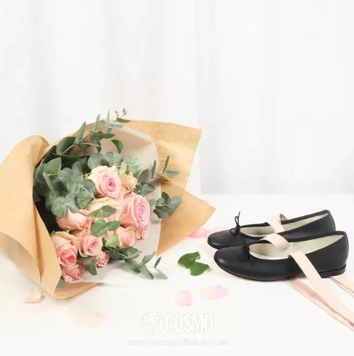 下周穿什么,如何将平底鞋穿得时髦又显腿长