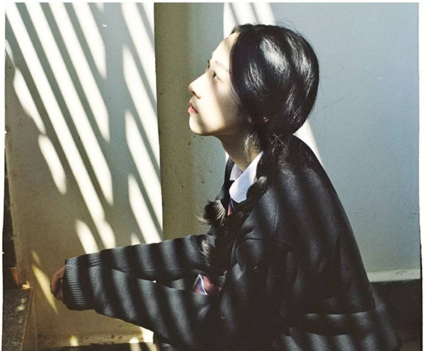 模特面部表情和动作,模特摆姿僵硬怎么拍摄