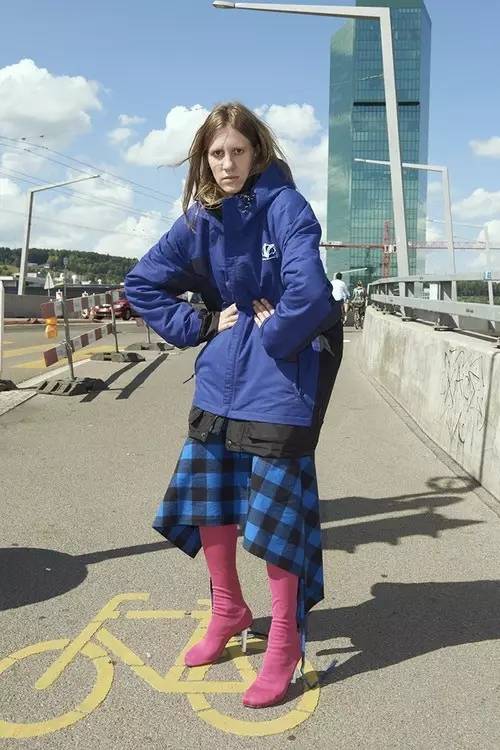 vetements联名耐克,vetements联名版