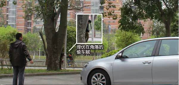 车门把手被人塞了硬币怎么办,车的门把手被夹了硬币怎么办