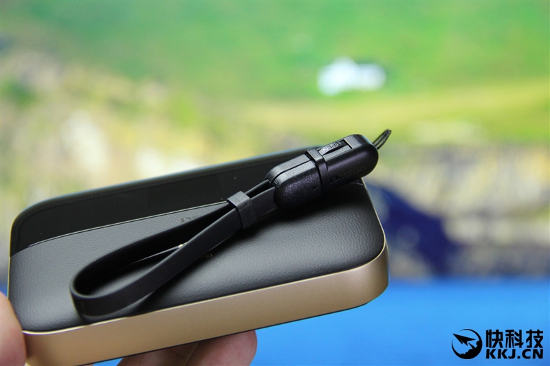 华为随行wifi3优缺点,华为移动路由器和随行wifi3哪个好