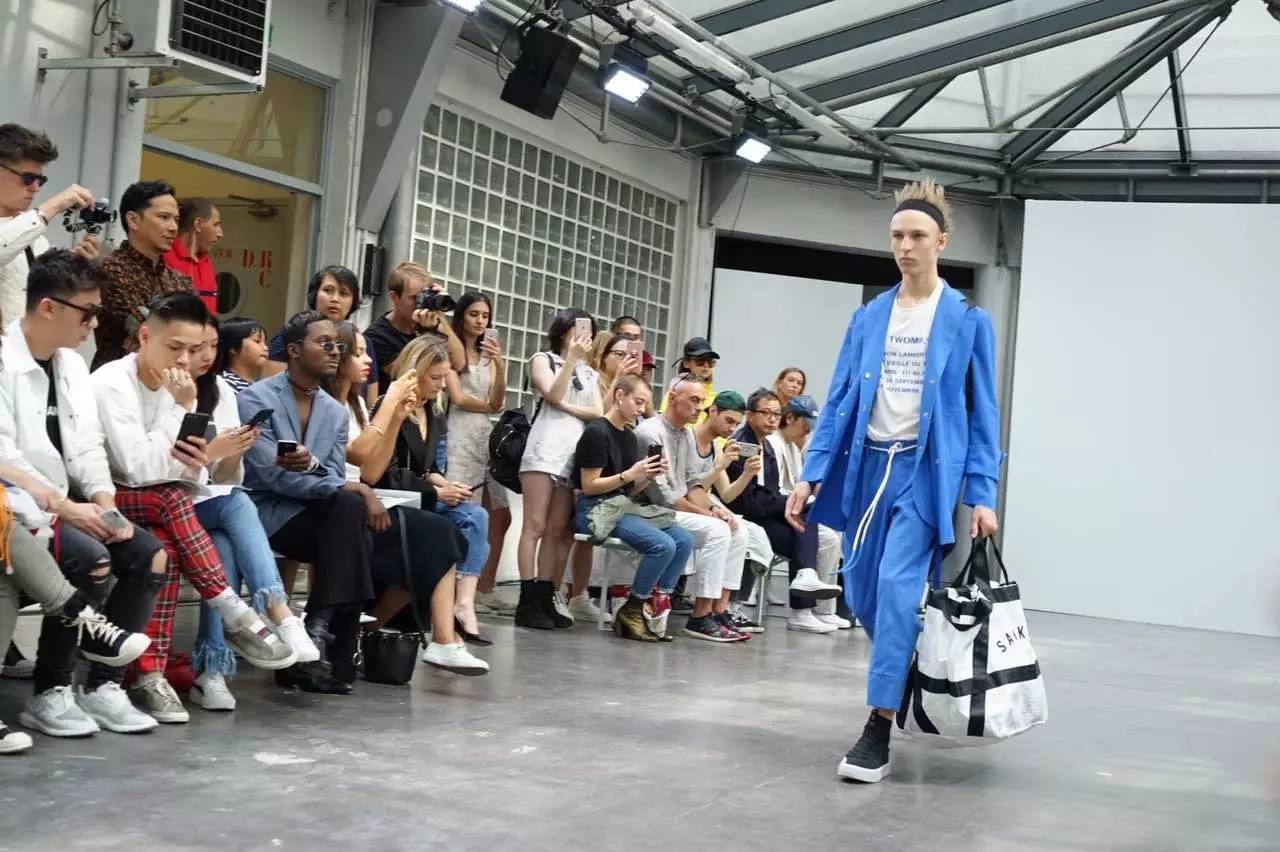 vetements联名耐克,vetements联名版