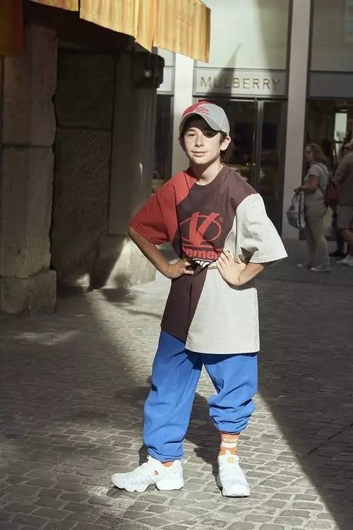 vetements联名耐克,vetements联名版