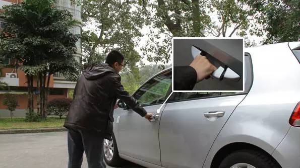 车门把手被人塞了硬币怎么办,车的门把手被夹了硬币怎么办