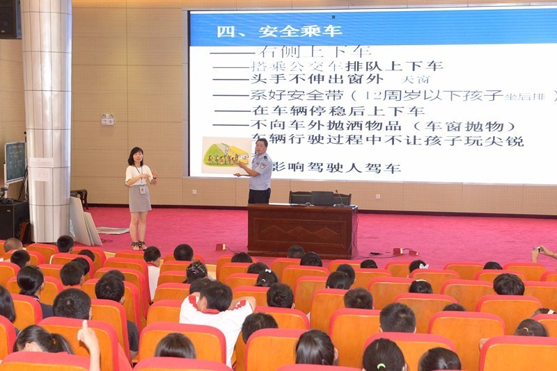 特殊教育学校交通安全,兴国县特殊教育学校关爱特殊儿童