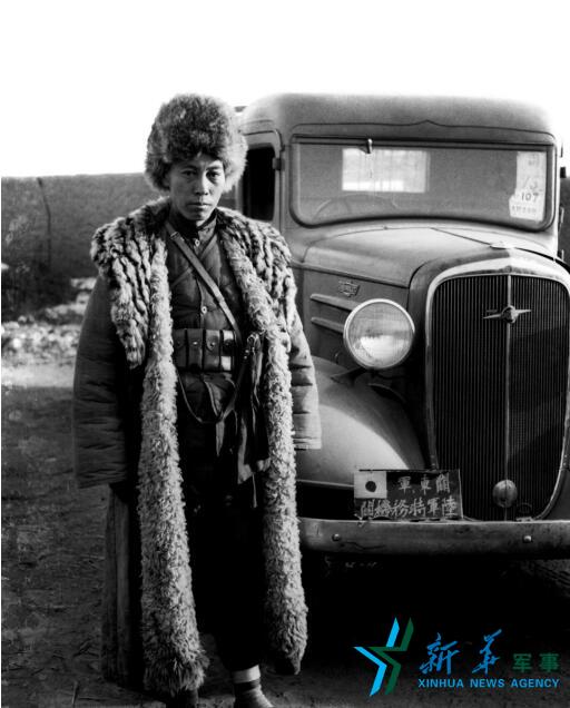 方大曾拍摄图片,方大曾在绥远前线采访时的留影